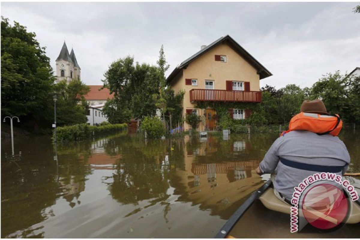 Hongaria ungsikan 2.000 orang dari bahaya banjir