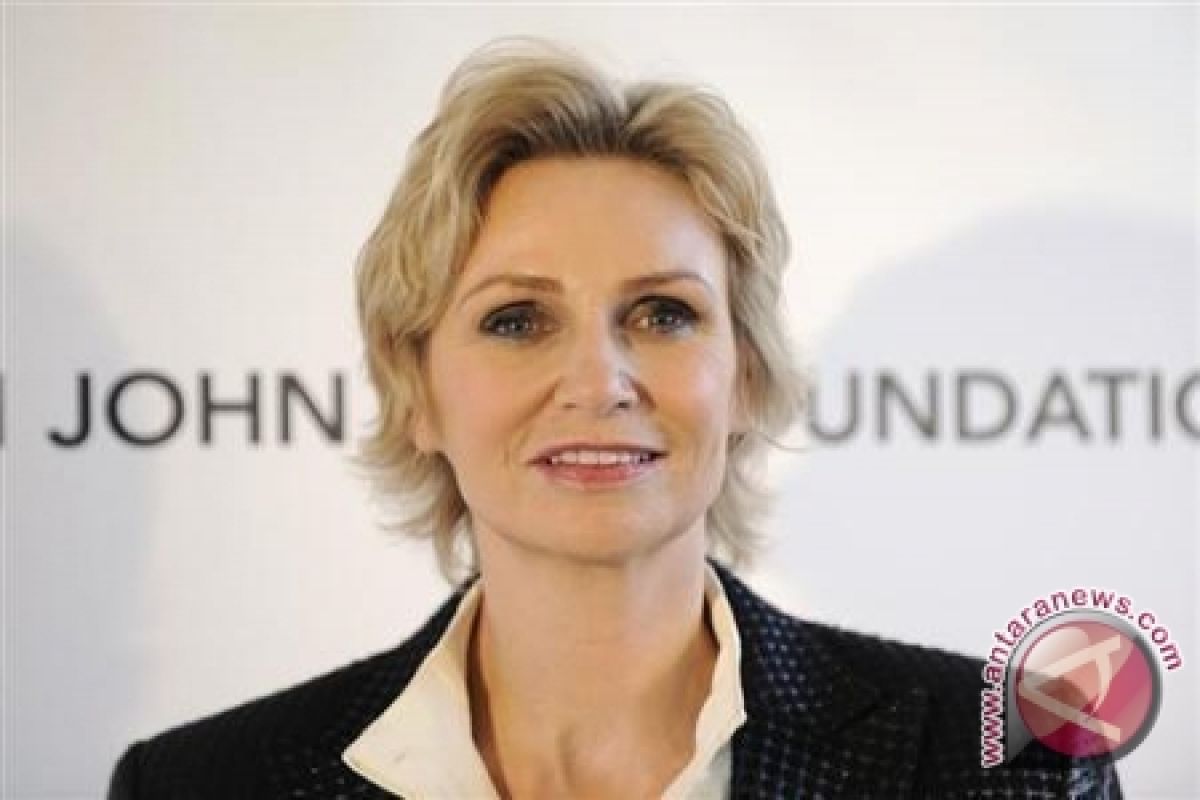 Jane Lynch Berpisah Dengan Istrinya