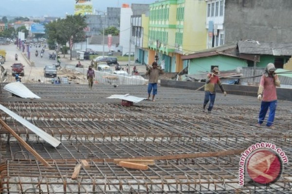 10 Batang Besi Penyangga Jembatan Rebo Hilang