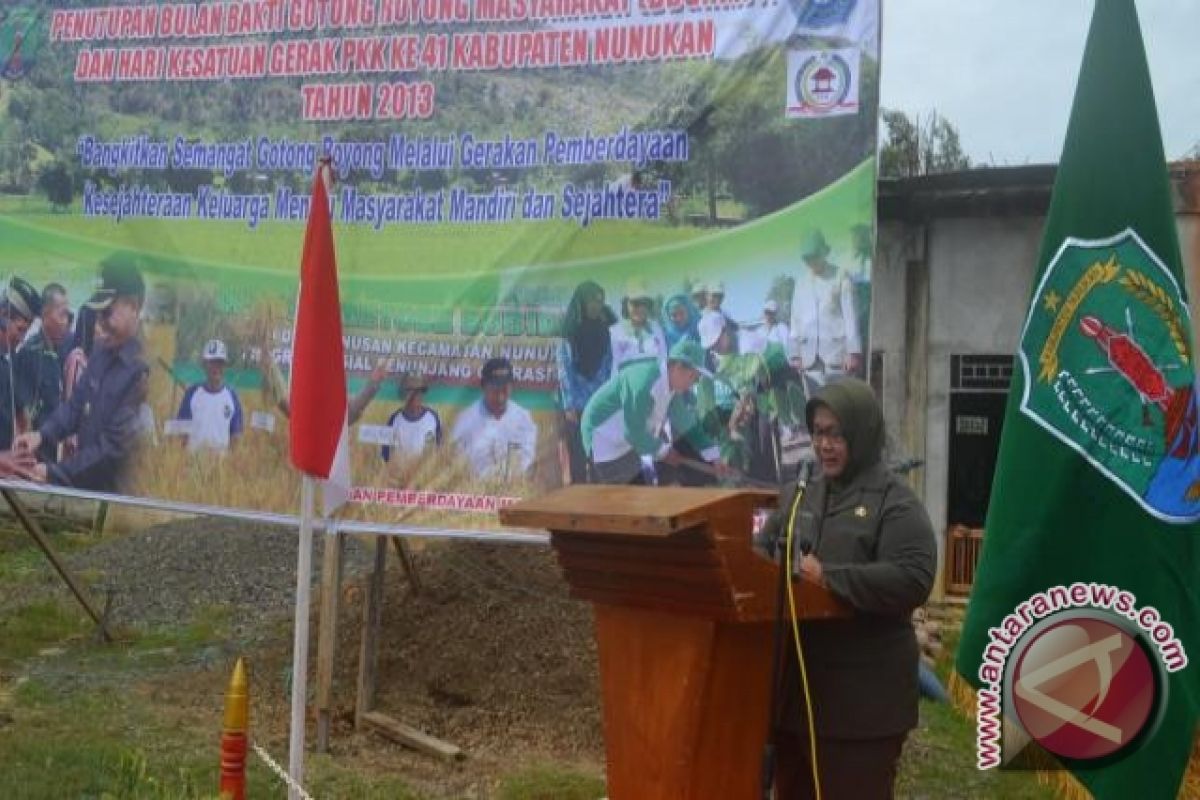 Pemkab Nunukan Serahkan Bantuan Ke Petani Sebatik 