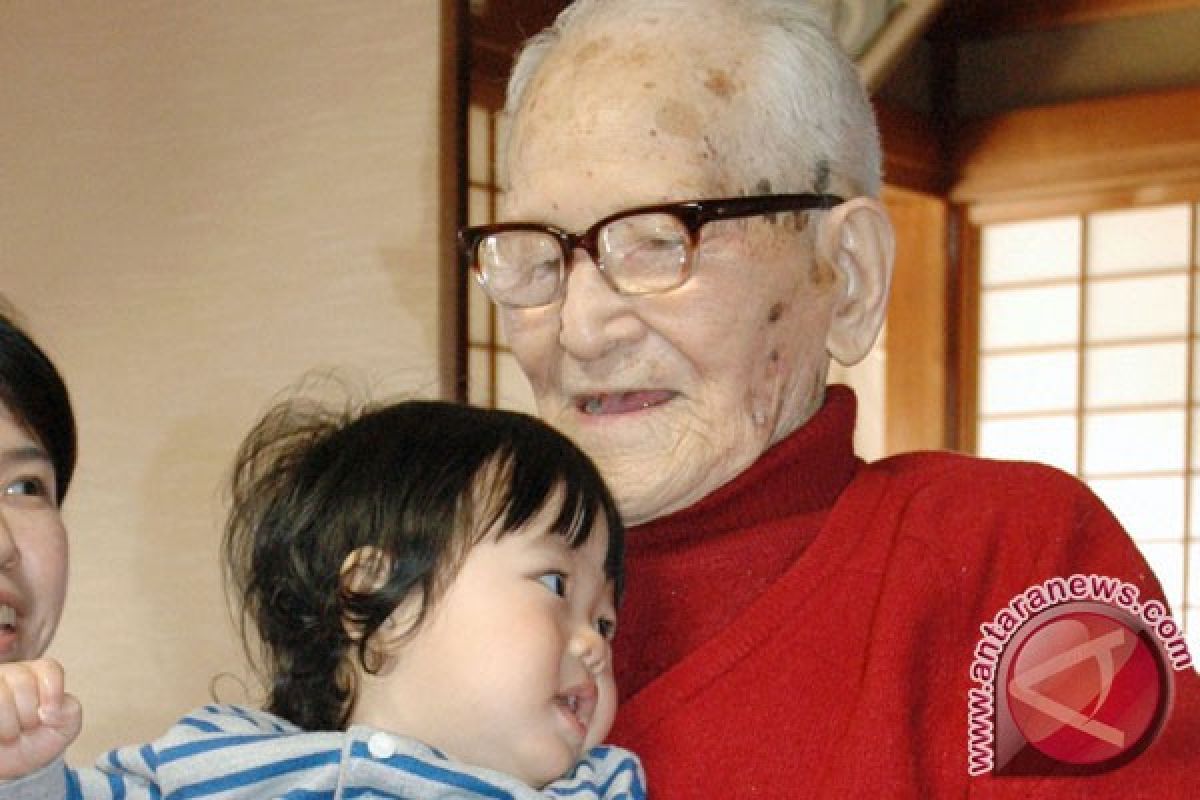 Kakek Jepang rayakan ulang tahun ke-116