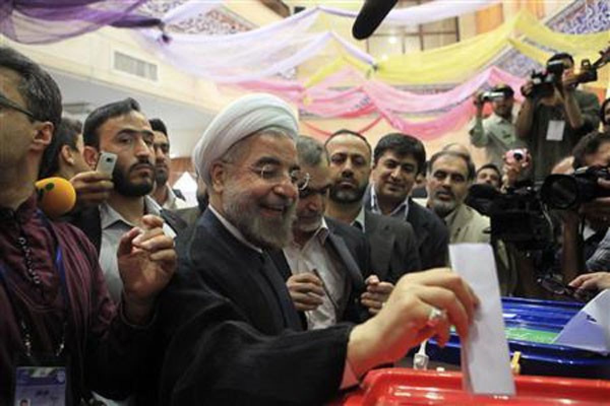Rouhani dan Qalibaf bersaing ketat di Pemilu Iran
