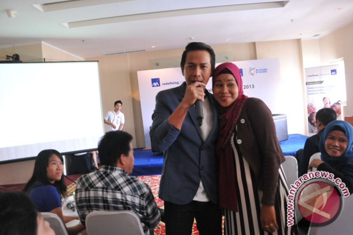 Delon jebolan Indonesia Idol terkesan Palembang banyak kemajuan