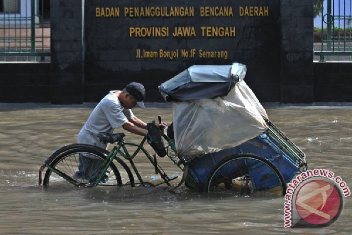 Korban banjir HST harapkan bantuan pakaian dalam