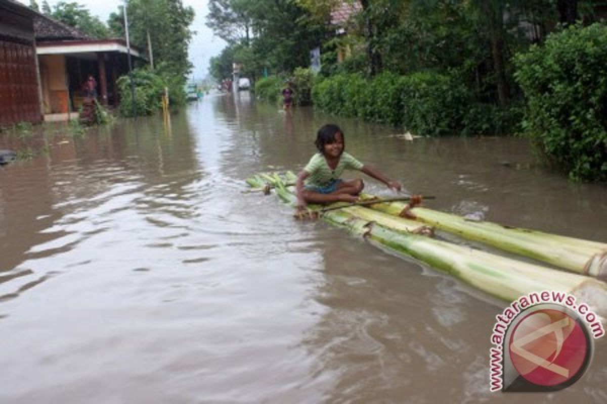 Paniai bangun danau buatan