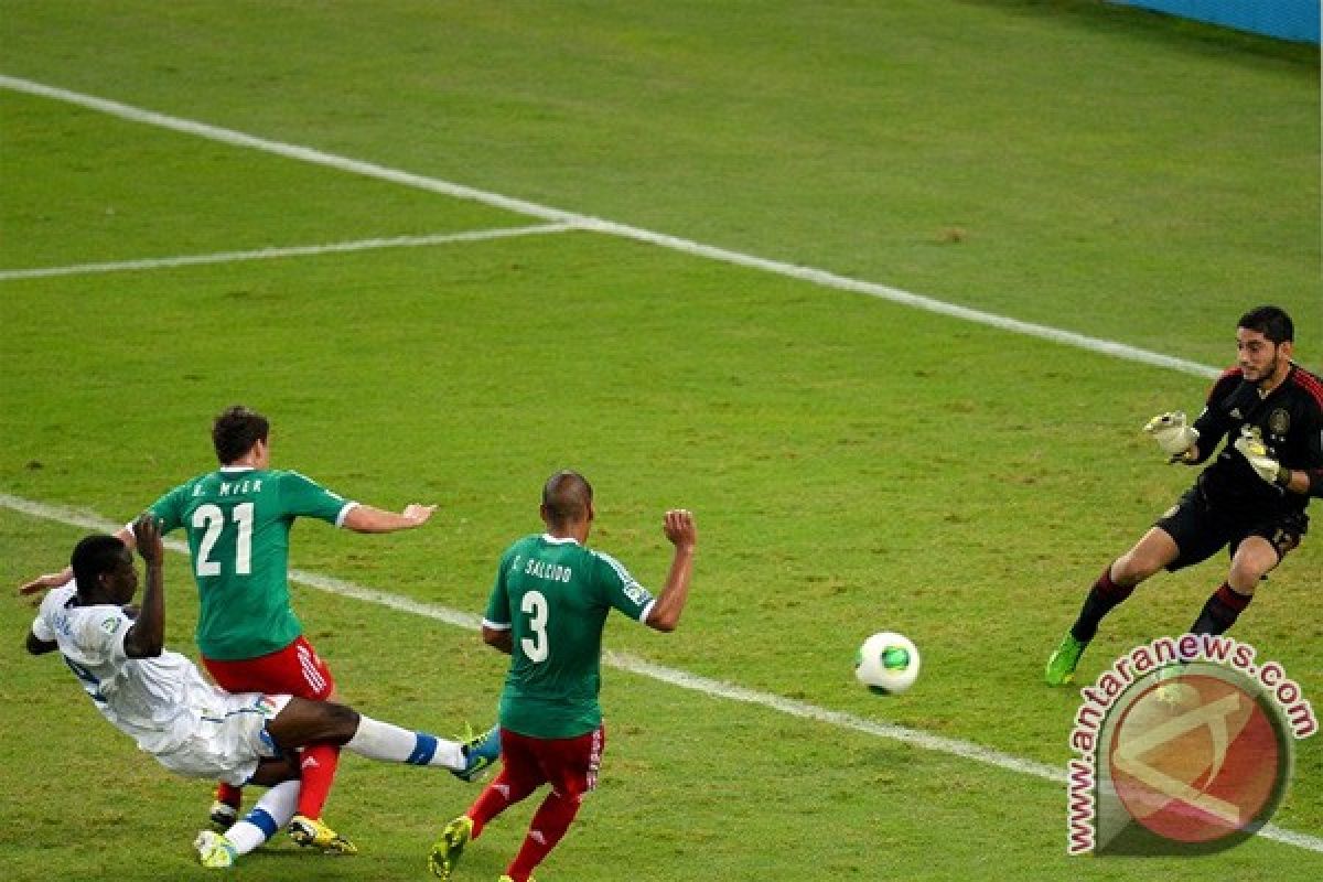 Italia menang 2-1 atas Meksiko