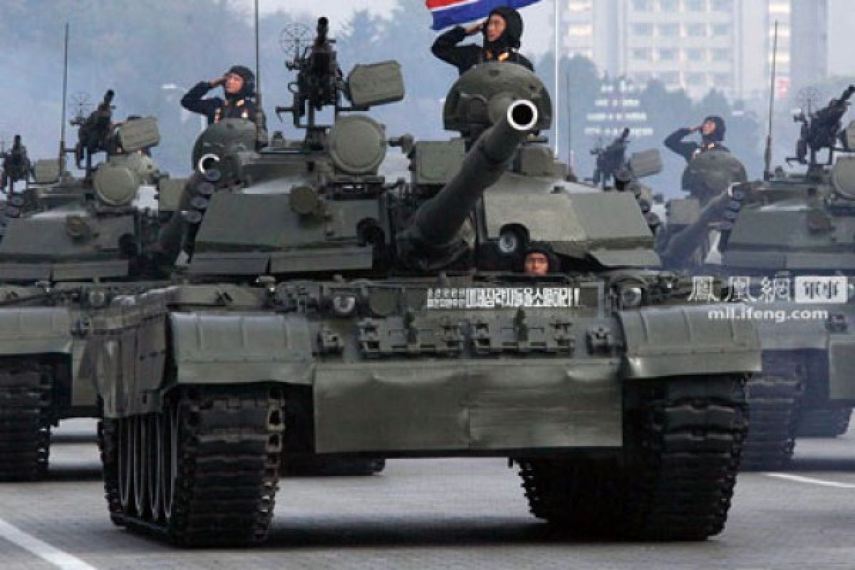 N. Korea rolls out 900 new tanks in last seven years