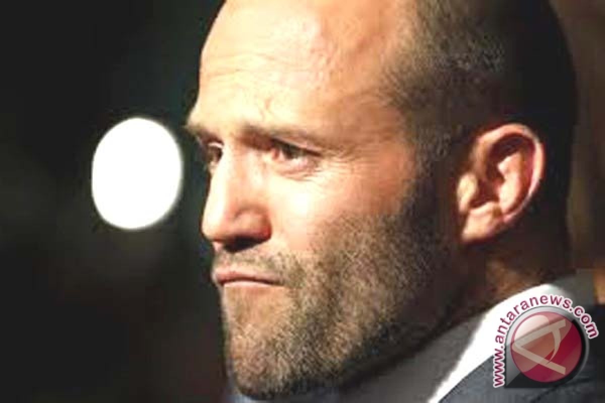  Jason Statham Tampil "Lembut" di Hummingbird