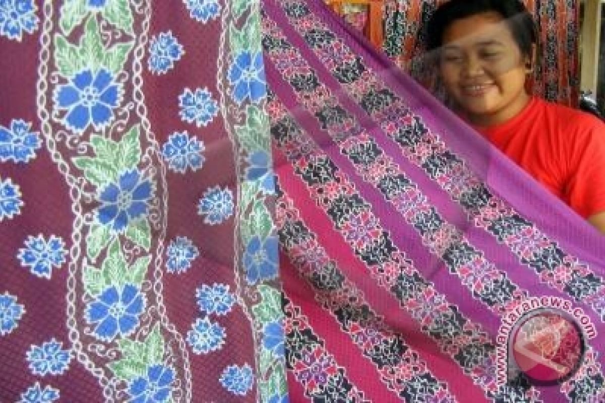 Keliling dunia "bersama" Batik Riau