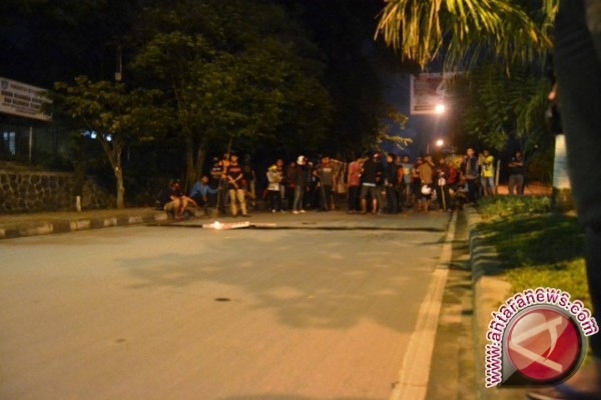 Unjuk Rasa Mahasiswa di Samarinda Berakhir Bentrok 