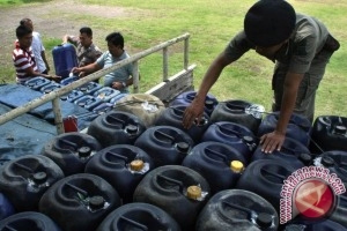 Polisi Bangka Barat Tangkap Penimbun BBM Bersubsidi