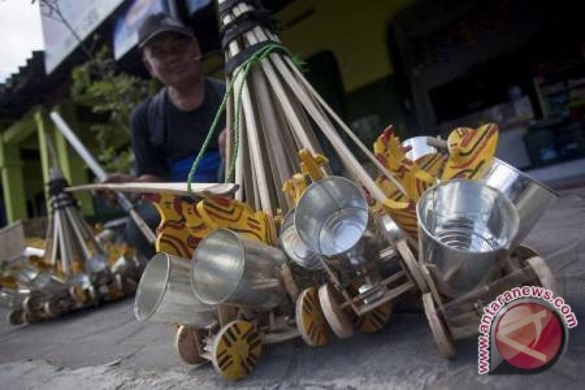 Pemerintah diharapkan tidak berlakukan SNI mainan tradisional