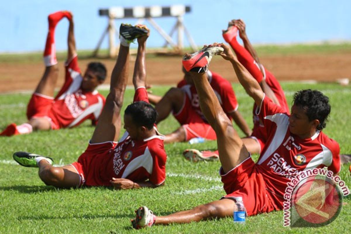 Semen Padang juara paruh musim IPL