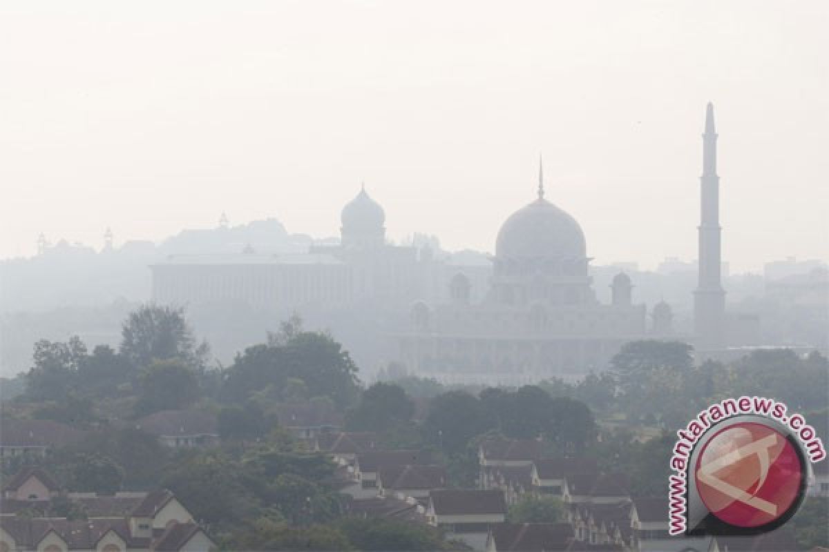 Indonesia launches all-out fight against forest fires