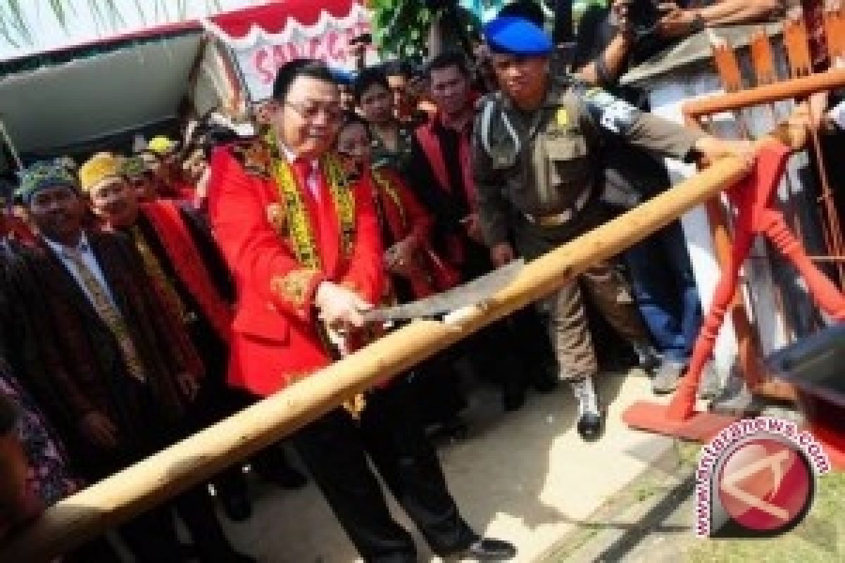 Kalbar Bakal Miliki Rumah Adat Dayak 