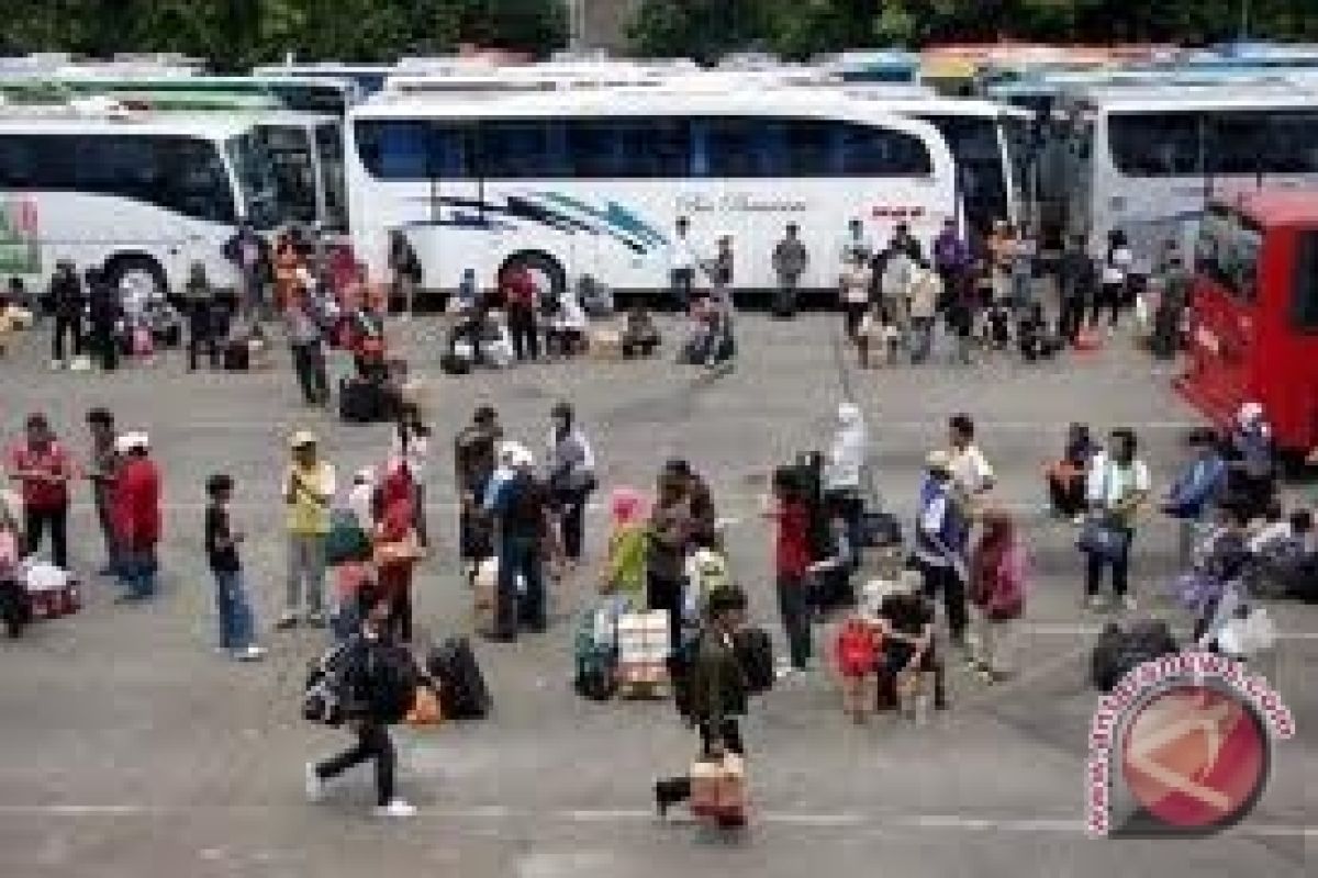 Penumpang Di Terminal Bus Pangkalpinang Mulai Meningkat