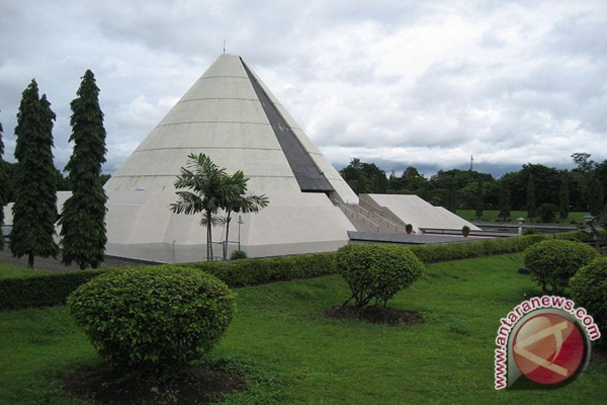 Jumlah wisatawan Monumen "Jogja Kembali" lebihi target 