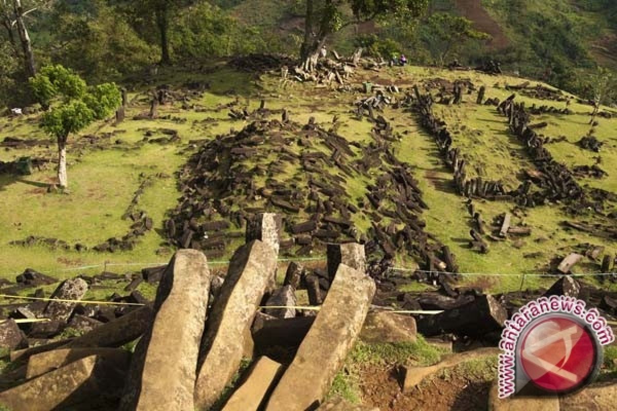 Gunung Padang Mulai Tersingkap