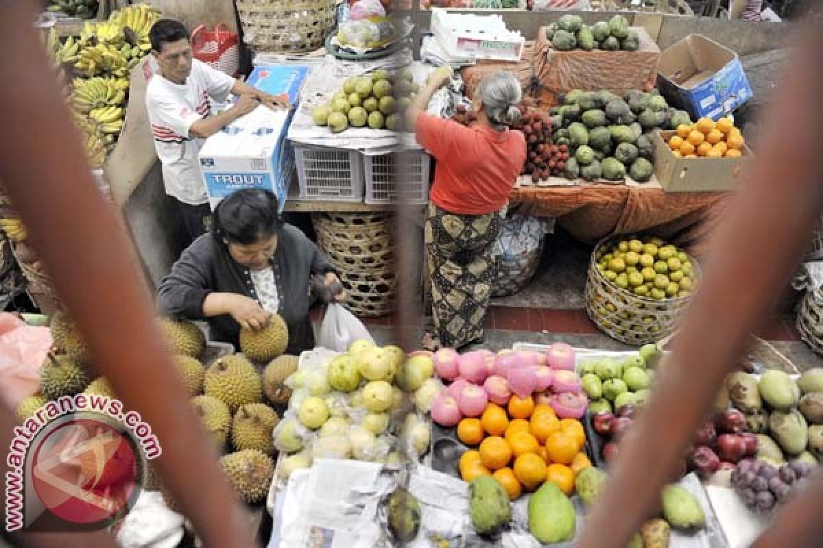 Bupati Buleleng harapkan buah lokal masuk hotel