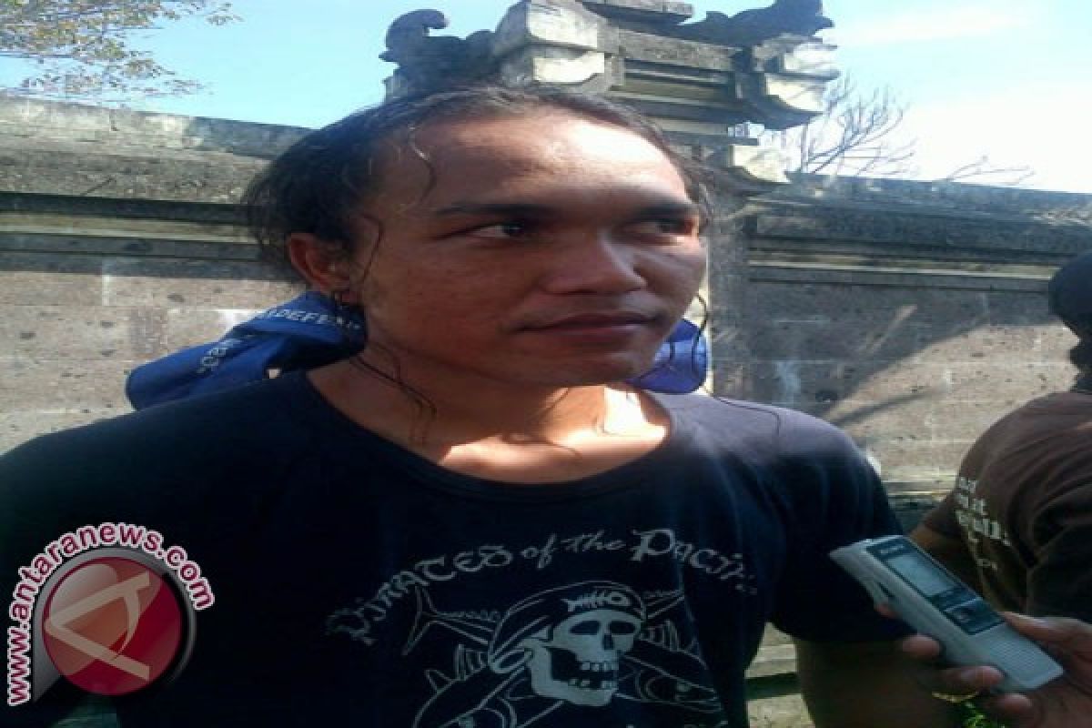 Agus Swesnawa, Seniman Bali Berlayar Bersama Greenpeace 