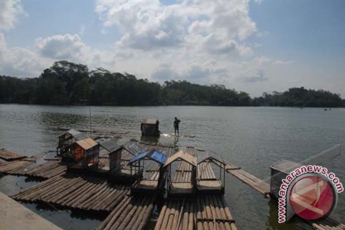 Bupati Buleleng Dorong Program Pemulihan Danau Kembar