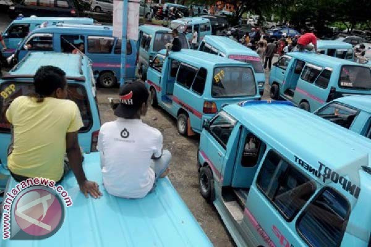Sopir angkot Makassar sepakati "pete-pete smart" 