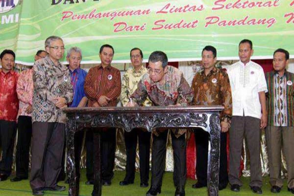 Asrun Pimpin Asosiasi Ilmuwan Manajemen Indonesia Sultra
