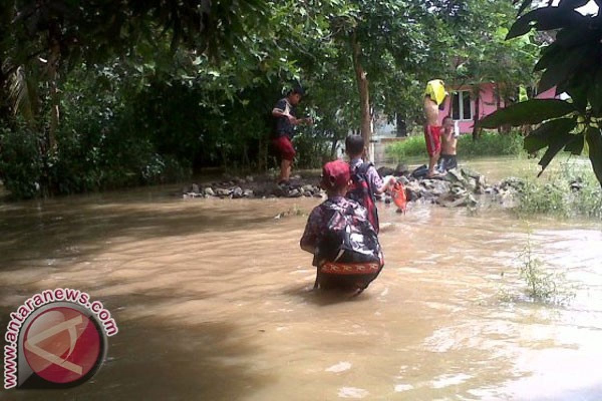 Banjir ganggu aktivitas belajar siswa Bekasi