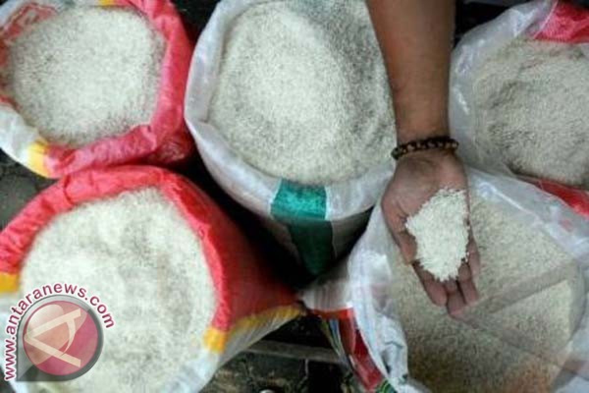 Harga beras di Mamuju naik Rp2000 