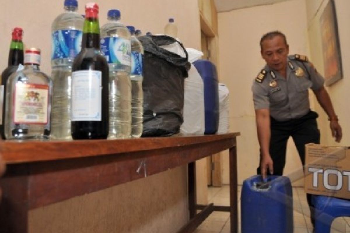 Polres Temanggung Sita 150 Liter Ciu