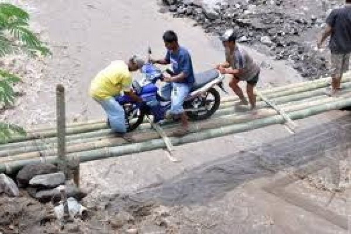 Jembatan Evakuasi Warga Merapi harus Diperbaiki