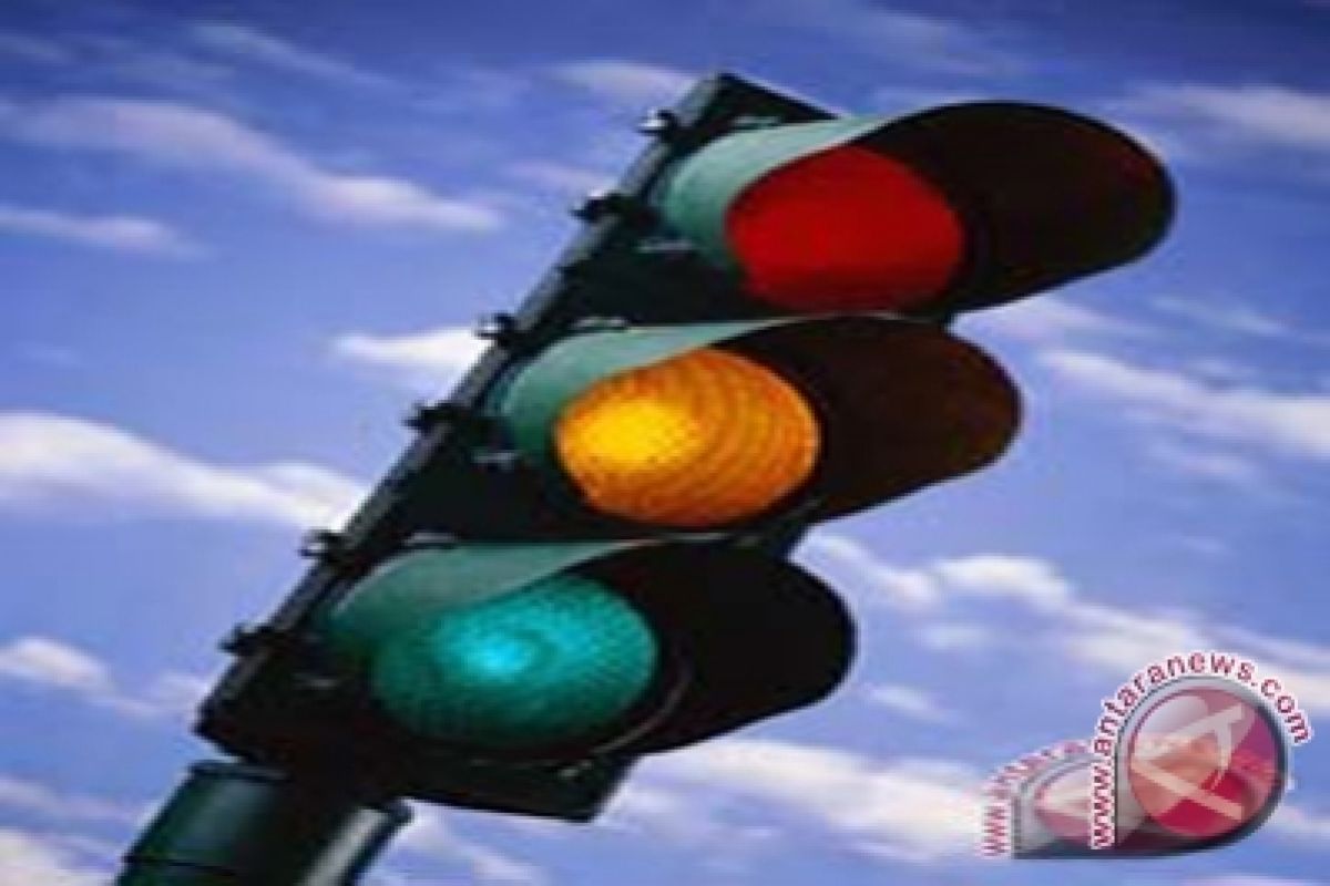 Penambahan lampu lalu lintas dikhawatirkan menyebabkan antrean