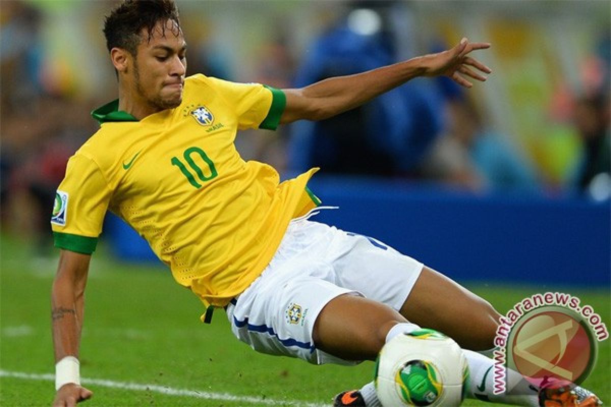 Neymar pun dapat bola emas