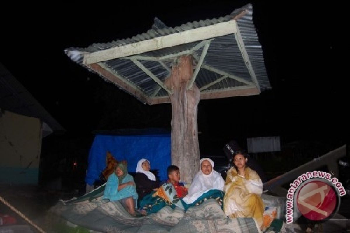 Belasan ribu rumah rusak  akibat gempa Aceh 