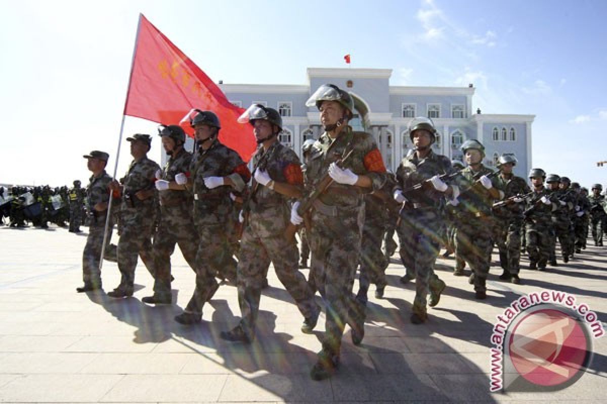 Tiongkok hukum mati delapan perusuh Xinjiang