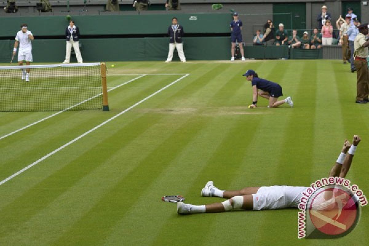 Arena Wimbledon dievakuasi setelah alarm kebakaran berbunyi