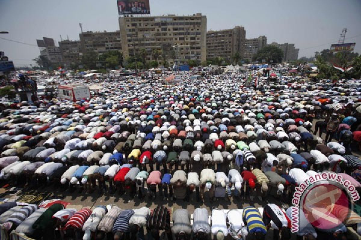 Indonesian legislator calls on public to pray for Egypt