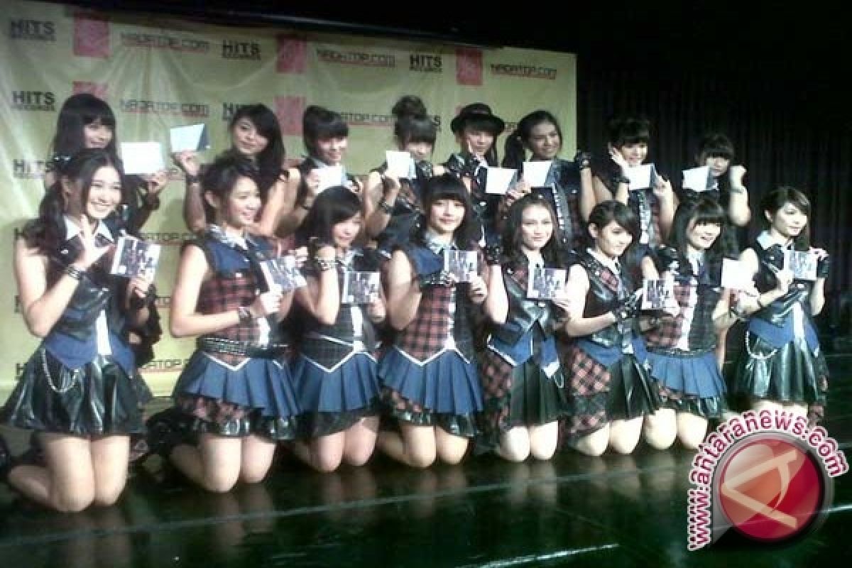 Penampilan JKT48 di Tennis Indor Senayan