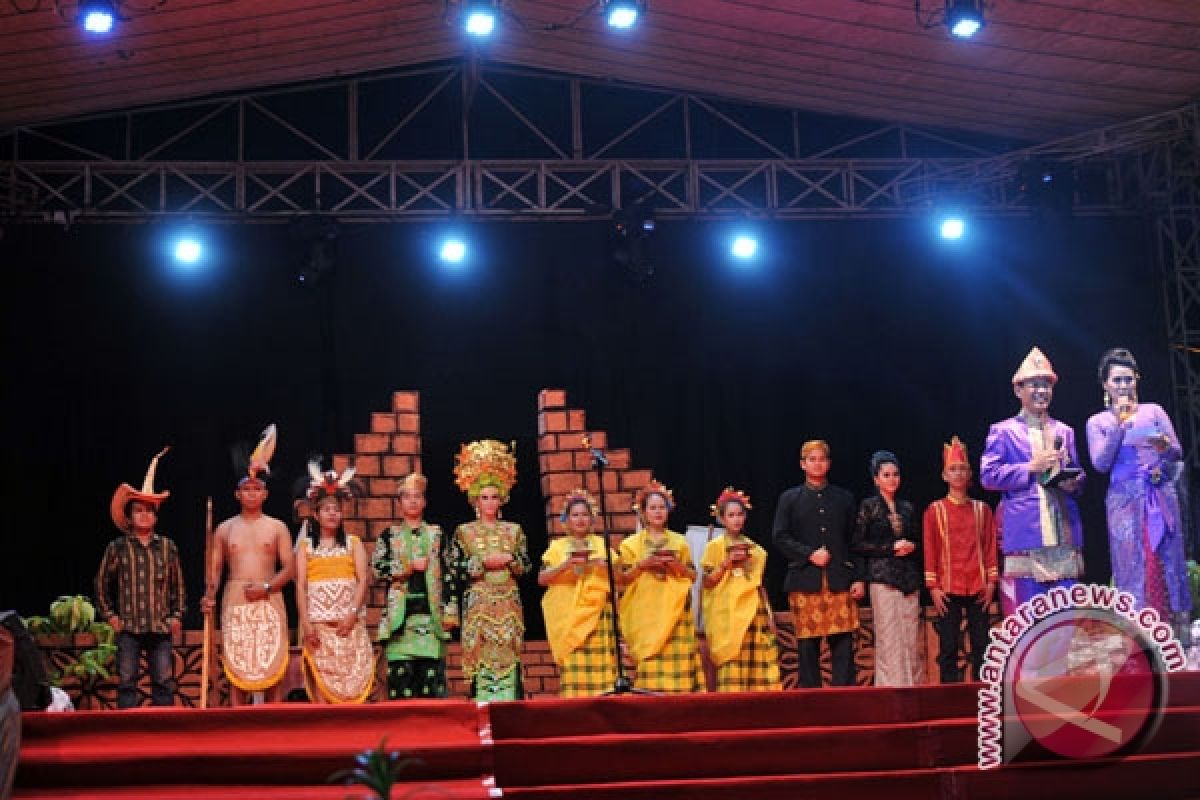 Gubernur Sumsel sebagai "Raja" pada Festival Sriwijaya 