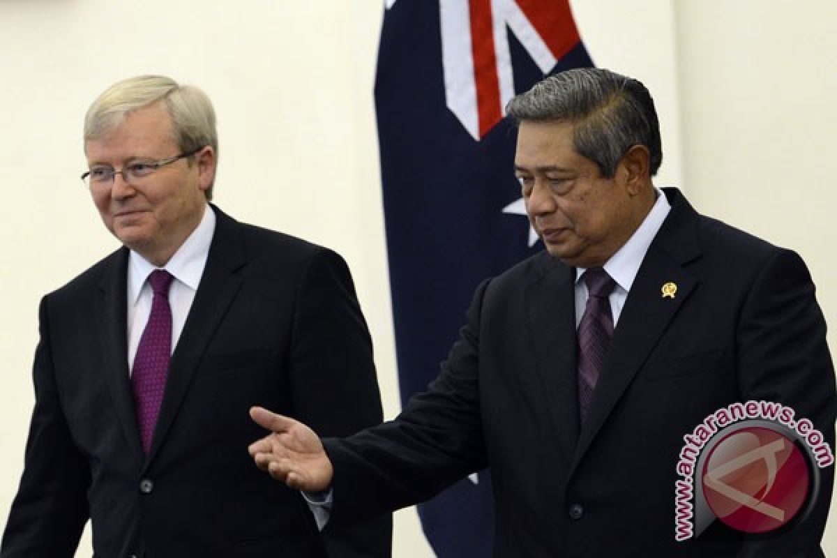Yudhoyono, Rudd communicate over human smuggling