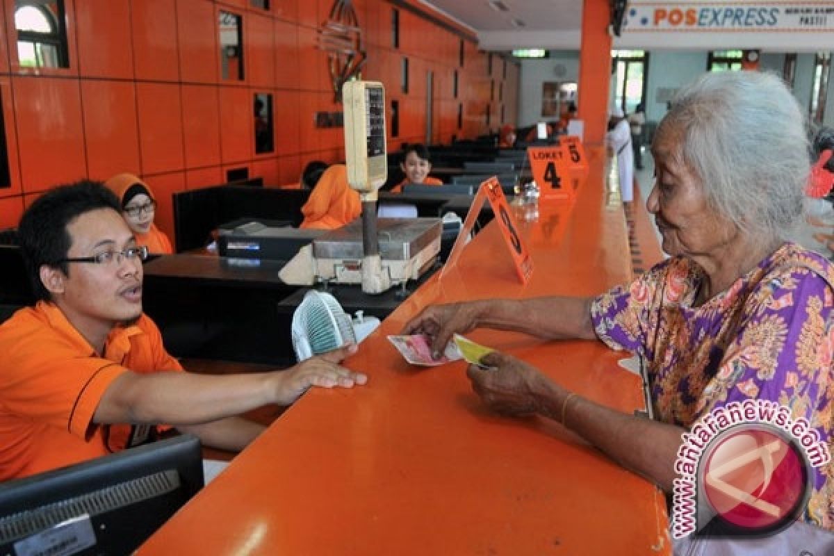 Kantor Pos Penajam Bagikan BLSM Tahap Dua