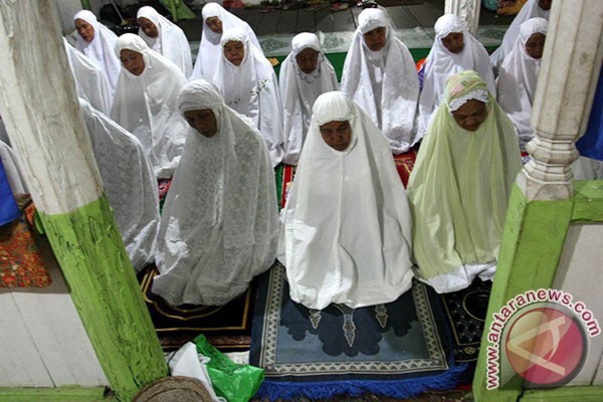 Jemaah Naqhsabandiyah Padang takbiran malam ini