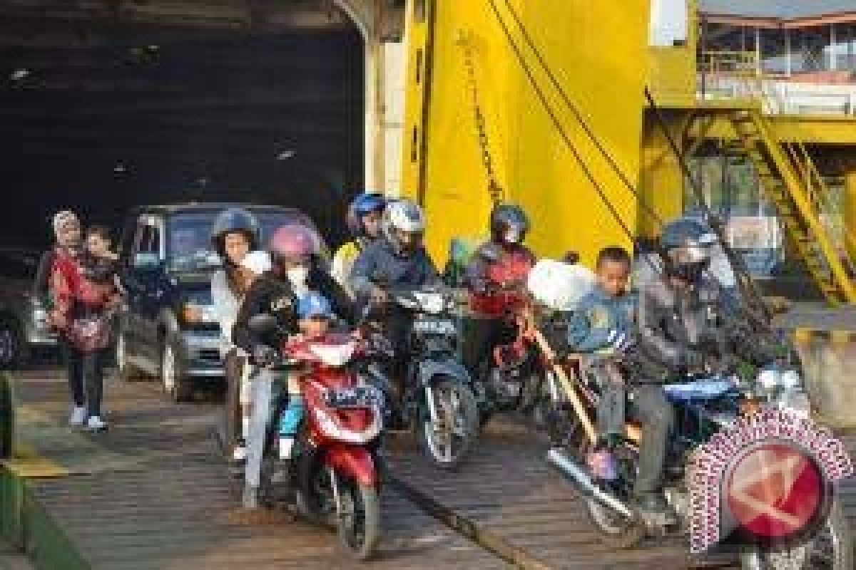 Pelabuhan Tanjungkalian Masih Ramai Penyeberang