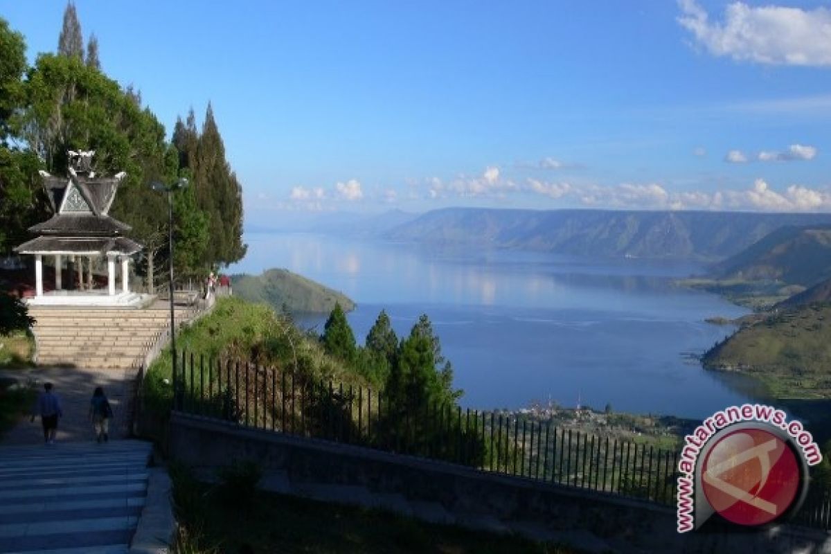 Danau Toba ditargetkan samai Bali pada 2015