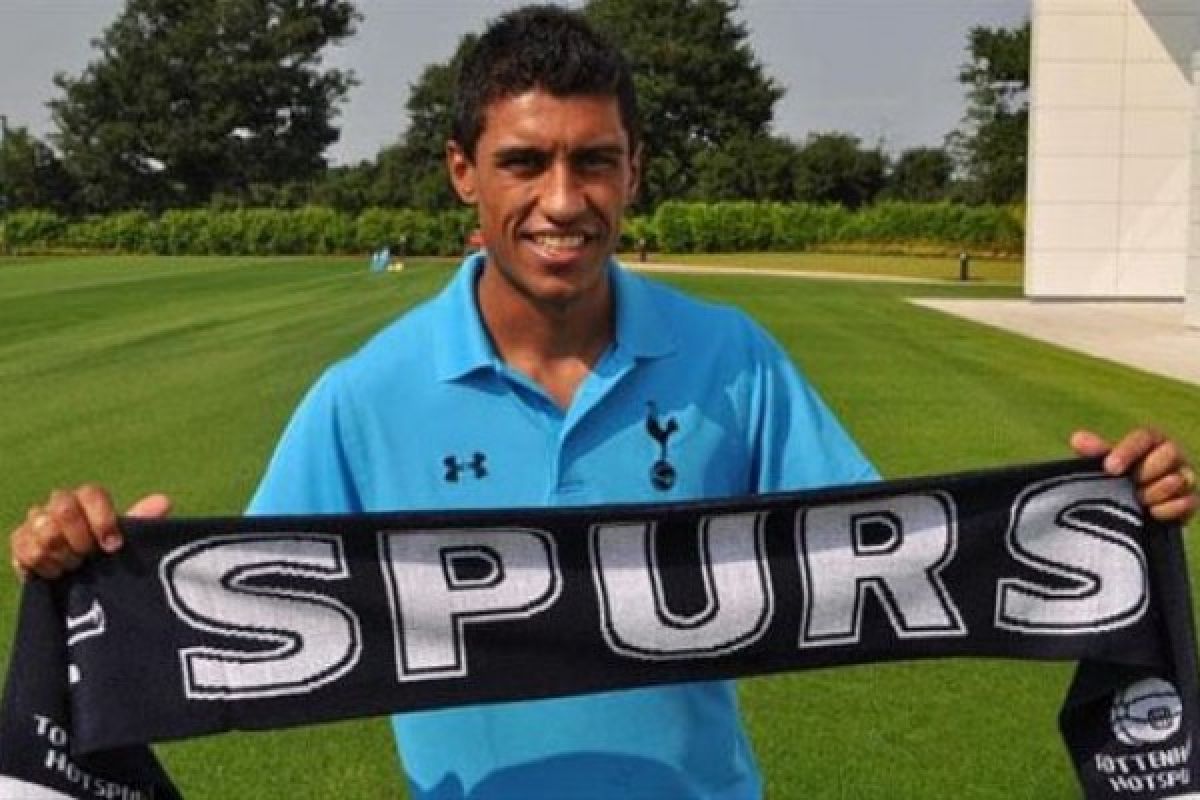 Gelandang Brazil Paulinho ke Tottenham