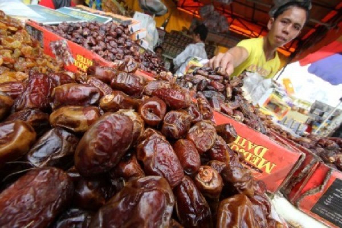 Penjual Kurma Panen Rezeki di Bulan Ramadhan