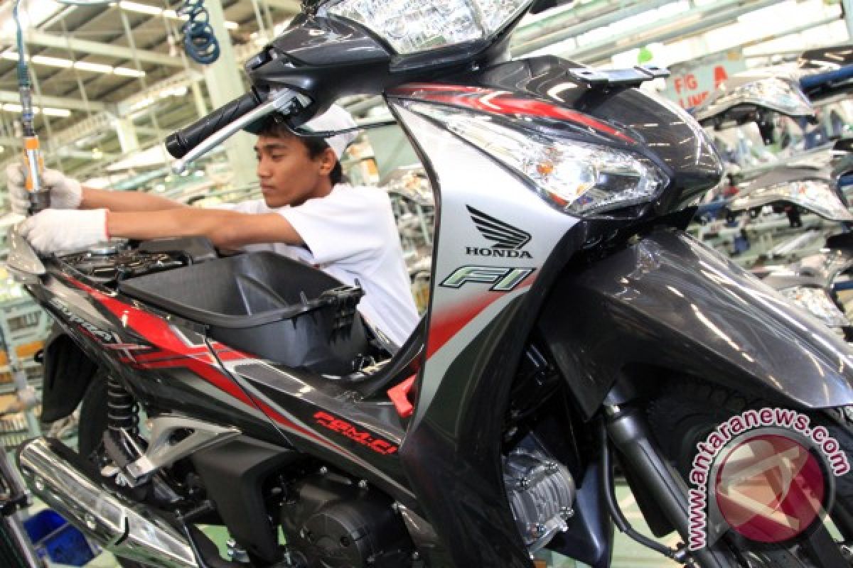 AHM Rilis Honda Supra X 125 Helm in PGM-FI