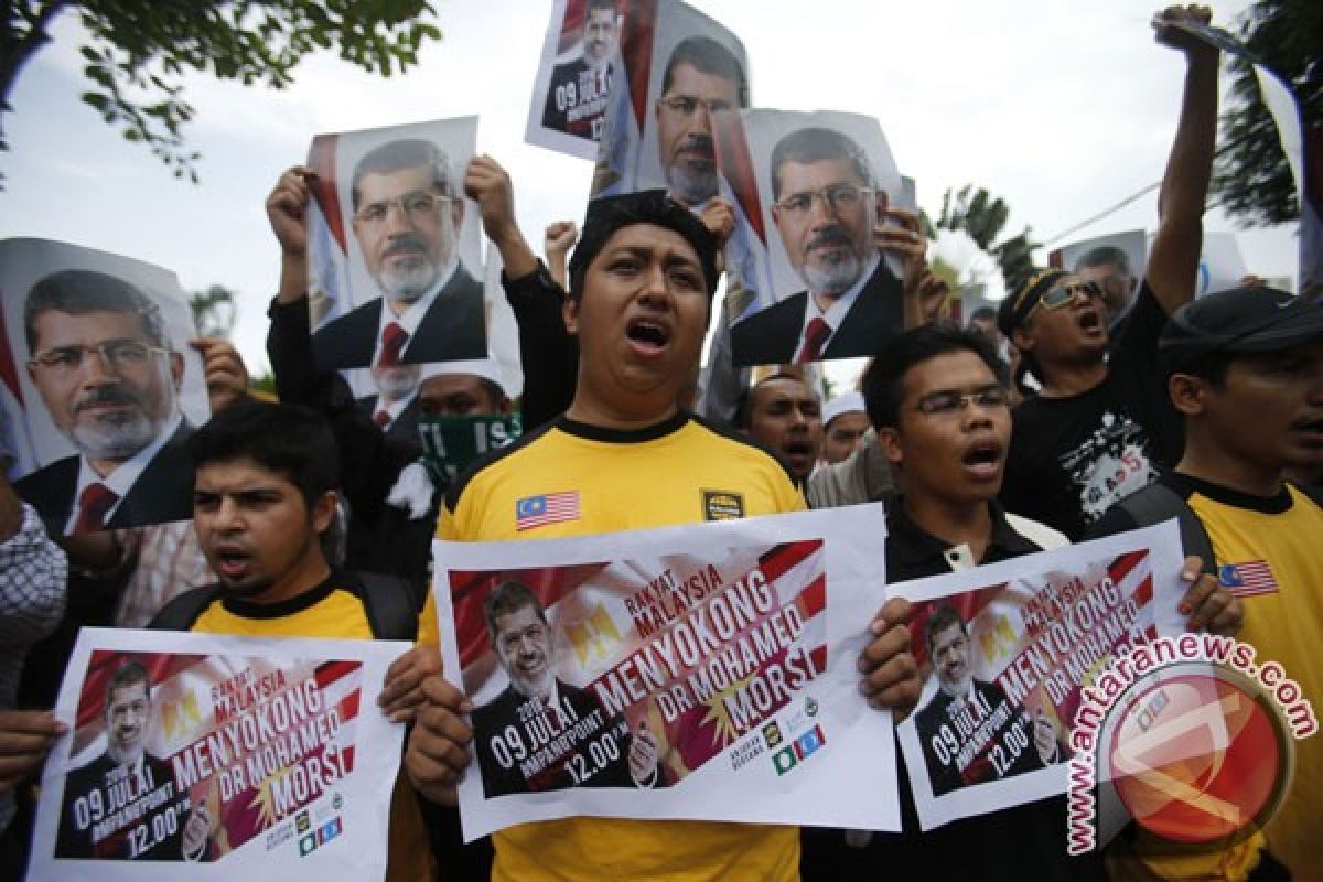 Faksi di Malaysia protes penggulingan Presiden Mesir