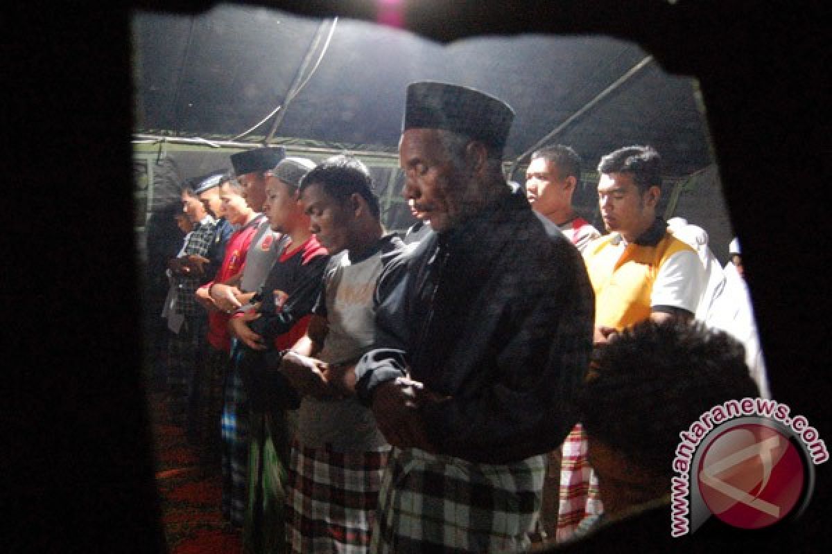 Warga Aceh Tengah Ramadhan di tenda