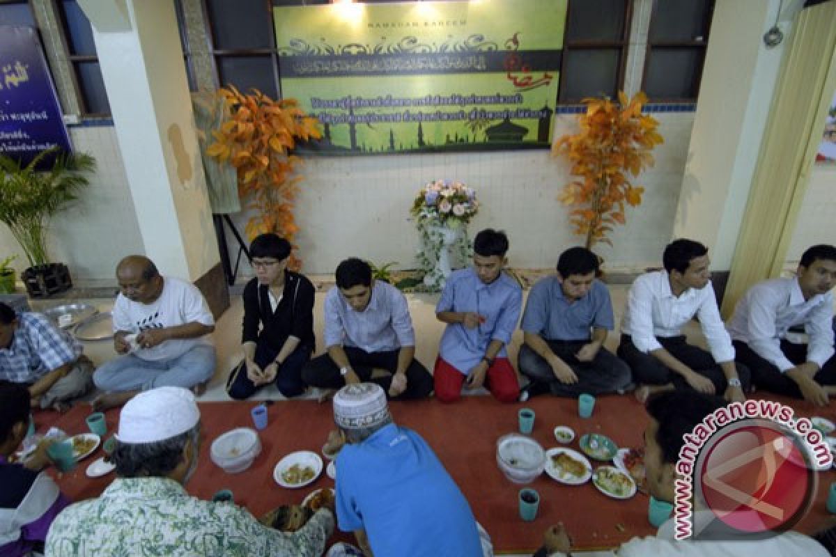 Sayur pucung ikan gabus di kuliner Ramadhan Bekasi